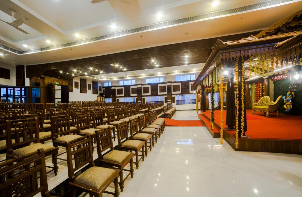 Hotel Guruvayur Darshan Exterior foto